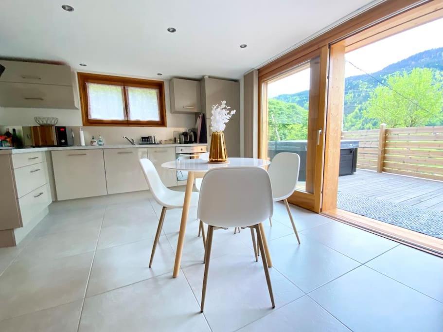 Androsace Appartement Dans Chalet Bois Avec Jacuzzi Privatif Terrasse Et Vue Montagne Les Villards-sur-Thones Exterior photo